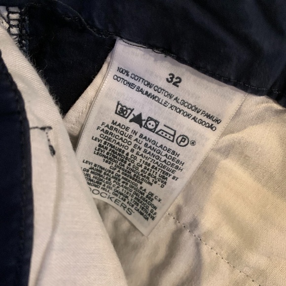 Dockers navy shorts 32 waist; - Picture 4 of 4